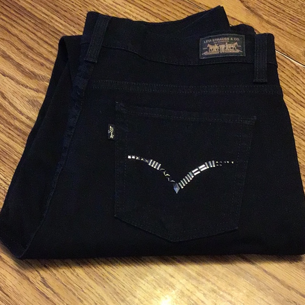 Black levi jeans